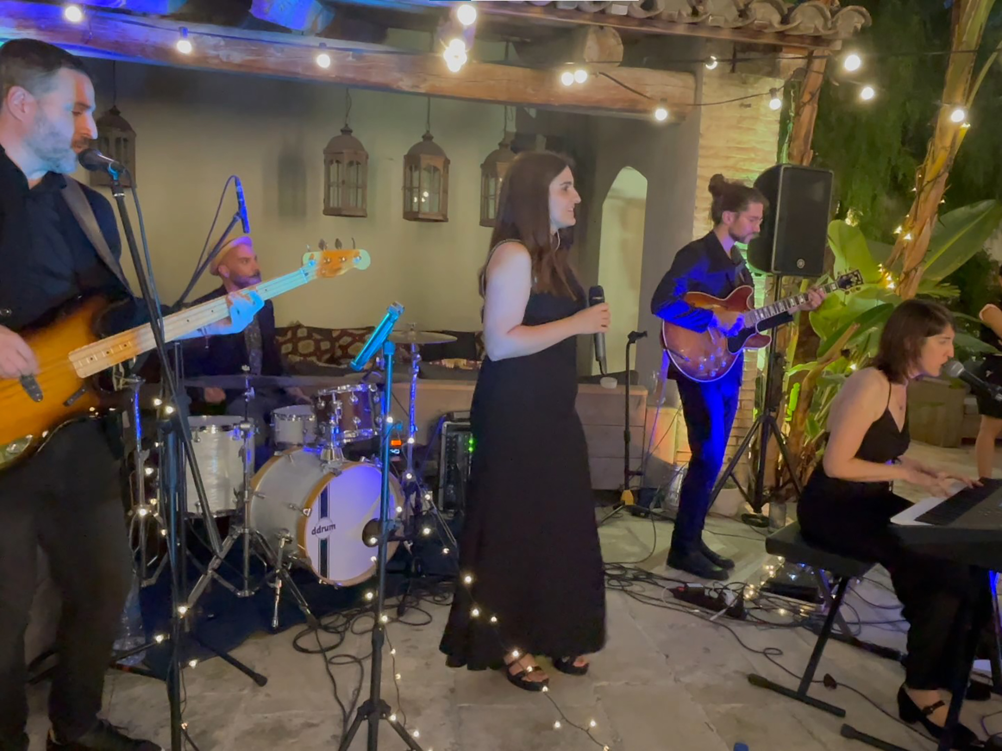 Sunset Avenue - wedding band Barcelona. Masia Victoria Sitges.